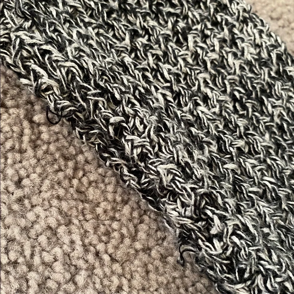 American Eagle Black & White Cardigan - Picture 4 of 5